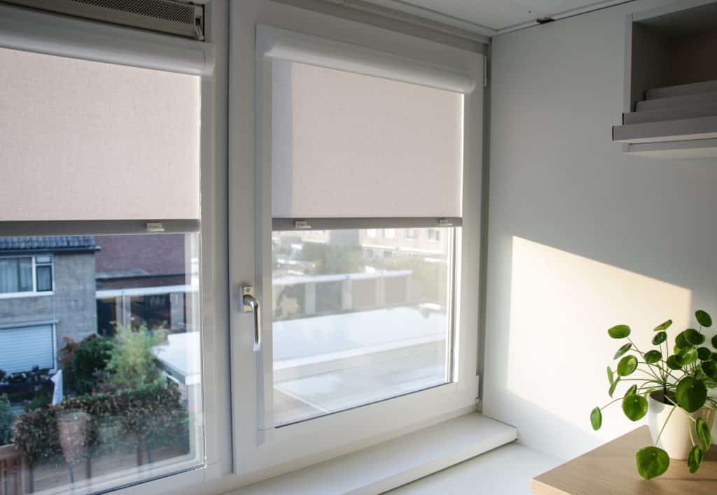 leveren robot Terugspoelen Perfect Fit raamdecoratie foto's | Rolgordijnwinkel.nl
